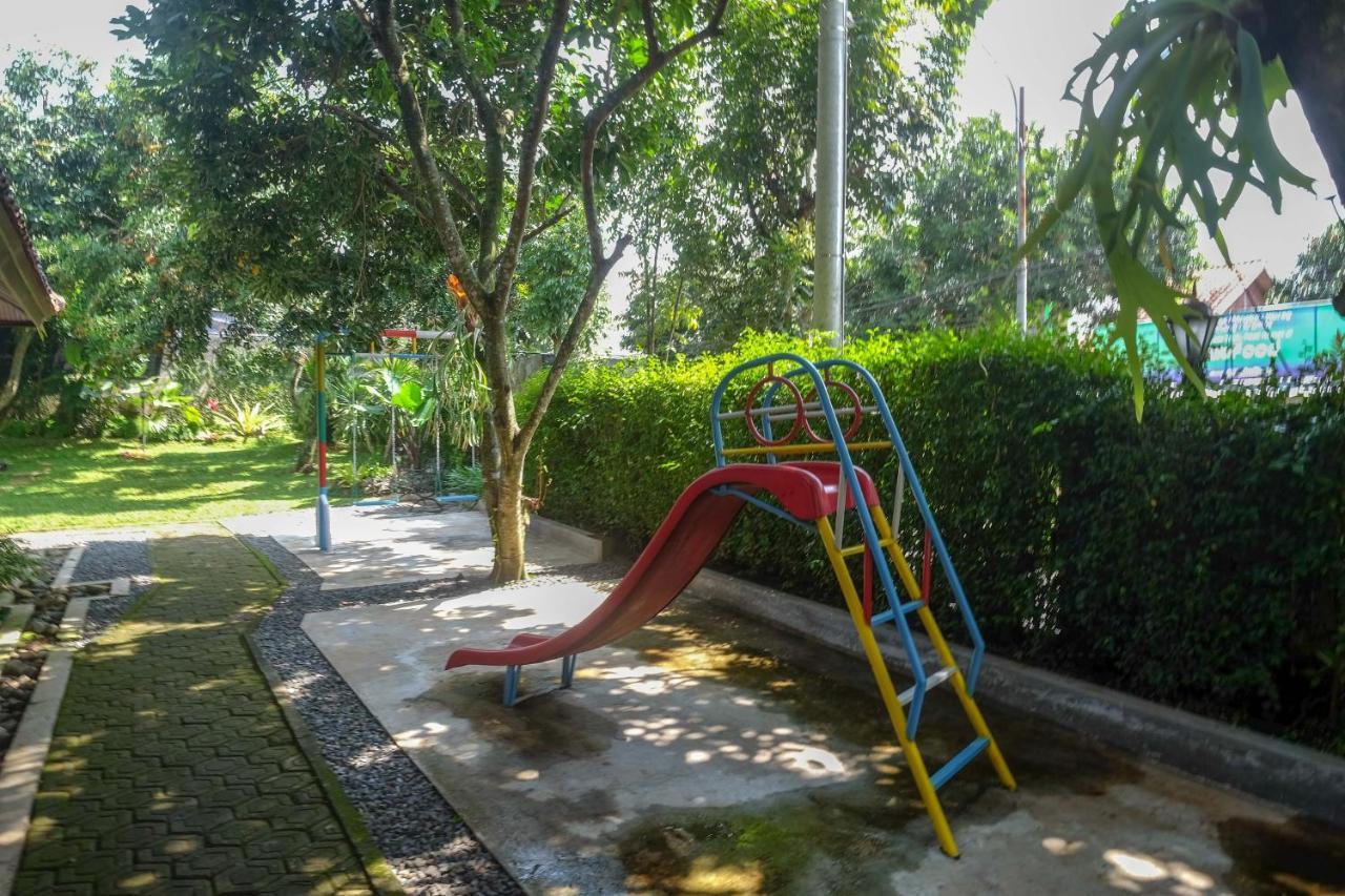 Sareh Villa By The Lavana Semarang Exterior photo
